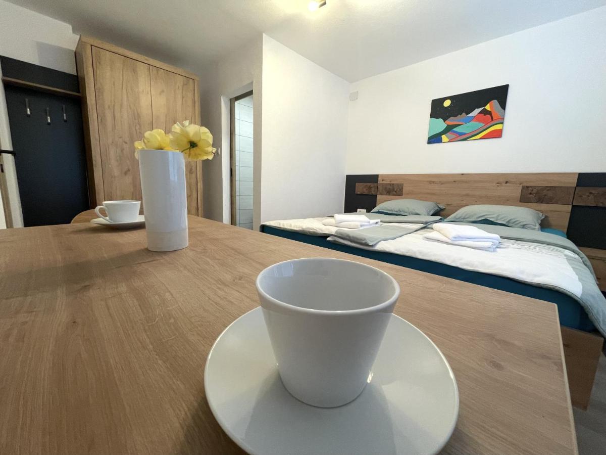 Apartments And Rooms Pri Baslju Церкно Екстериор снимка