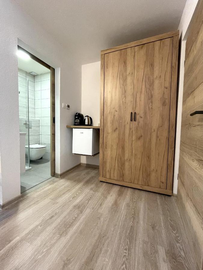 Apartments And Rooms Pri Baslju Церкно Екстериор снимка