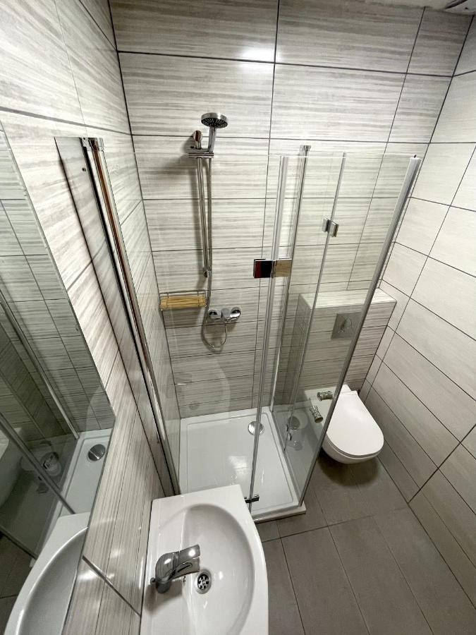 Apartments And Rooms Pri Baslju Церкно Екстериор снимка